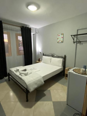 Alexandros Apartments